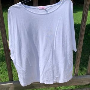 Oversized White Too with Wide Sleeves